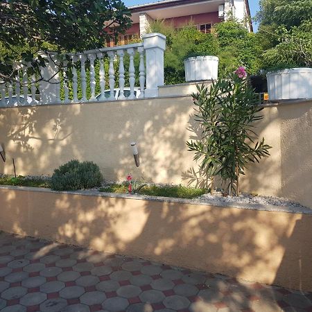 Apartmani Mira Klenovica Exterior foto