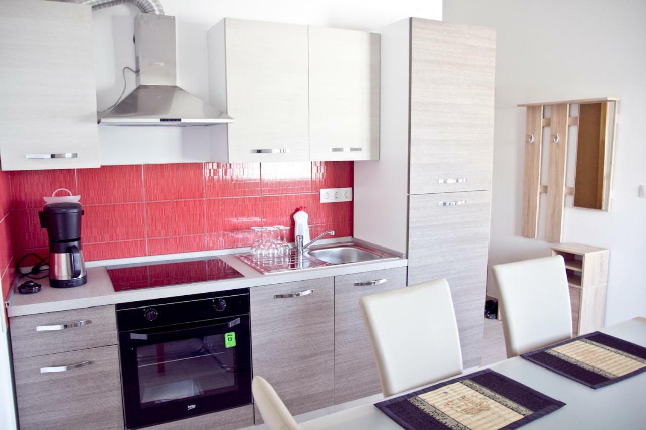 Apartmani Mira Klenovica Exterior foto